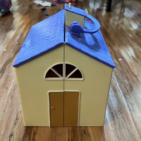 Peppa Pig School Playset - Picture 8 of 11